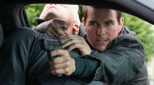 JACK REACHER: NEVER GO BACK: Tom Cruise Doesn't Reach Far Enough