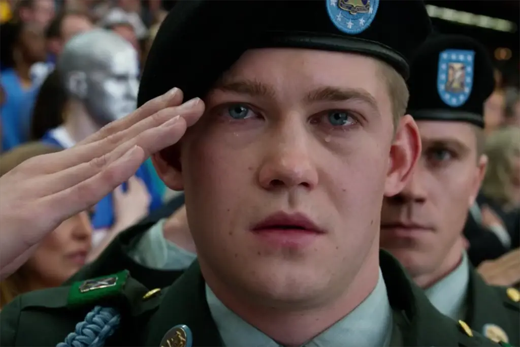 BILLY LYNN'S LONG HALFTIME WALK: A Visual Misfire We Didn't See Coming