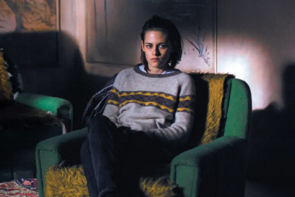 PERSONAL SHOPPER: A Techno-Gothic Puzzle That Demands Your Attention