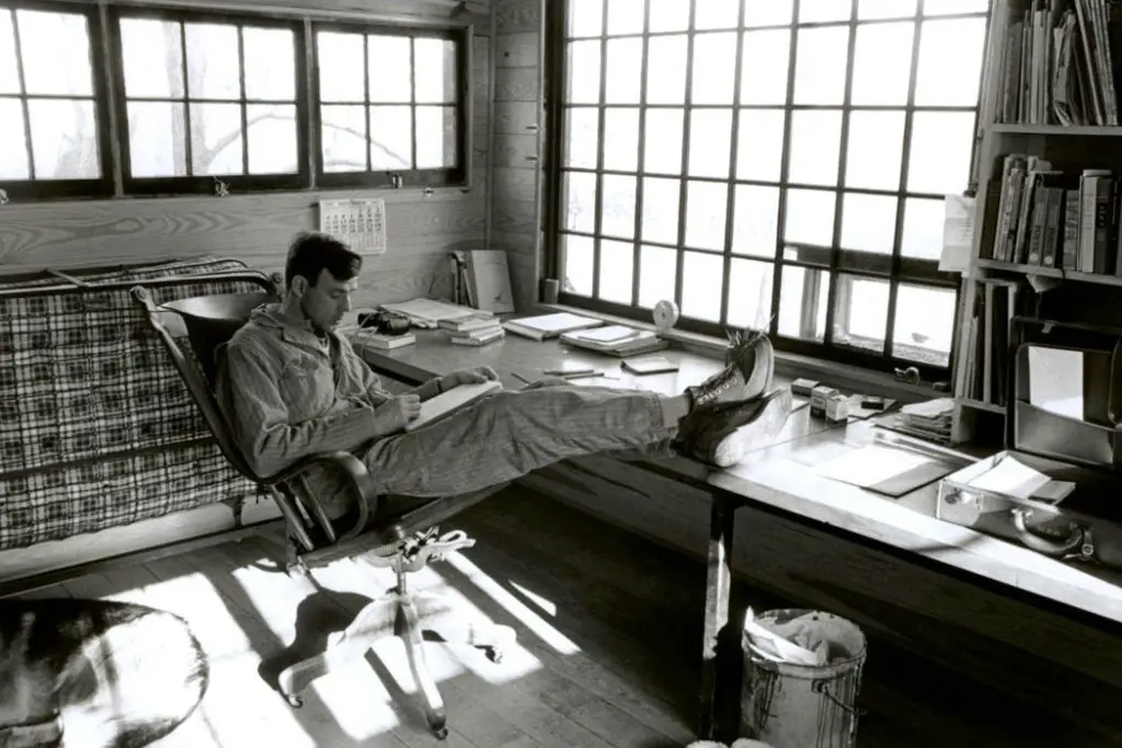 LOOK & SEE: A Portrait of Wendell Berry - Smoke & Farmland