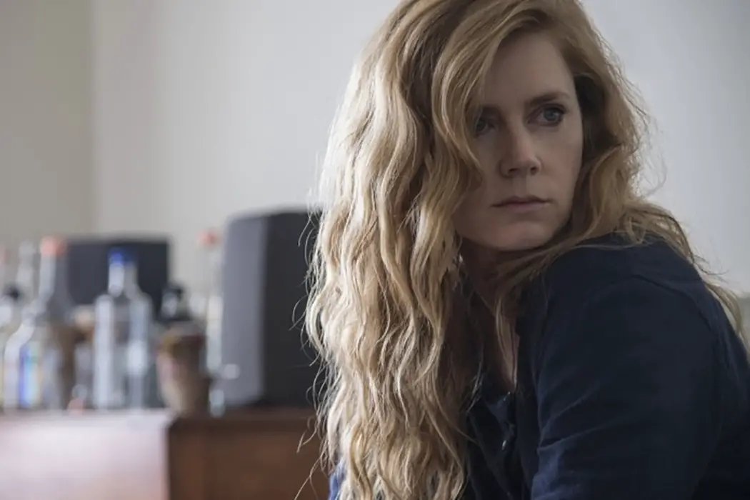 SHARP OBJECTS "Vanish" (S1E1): Strong Season Premiere