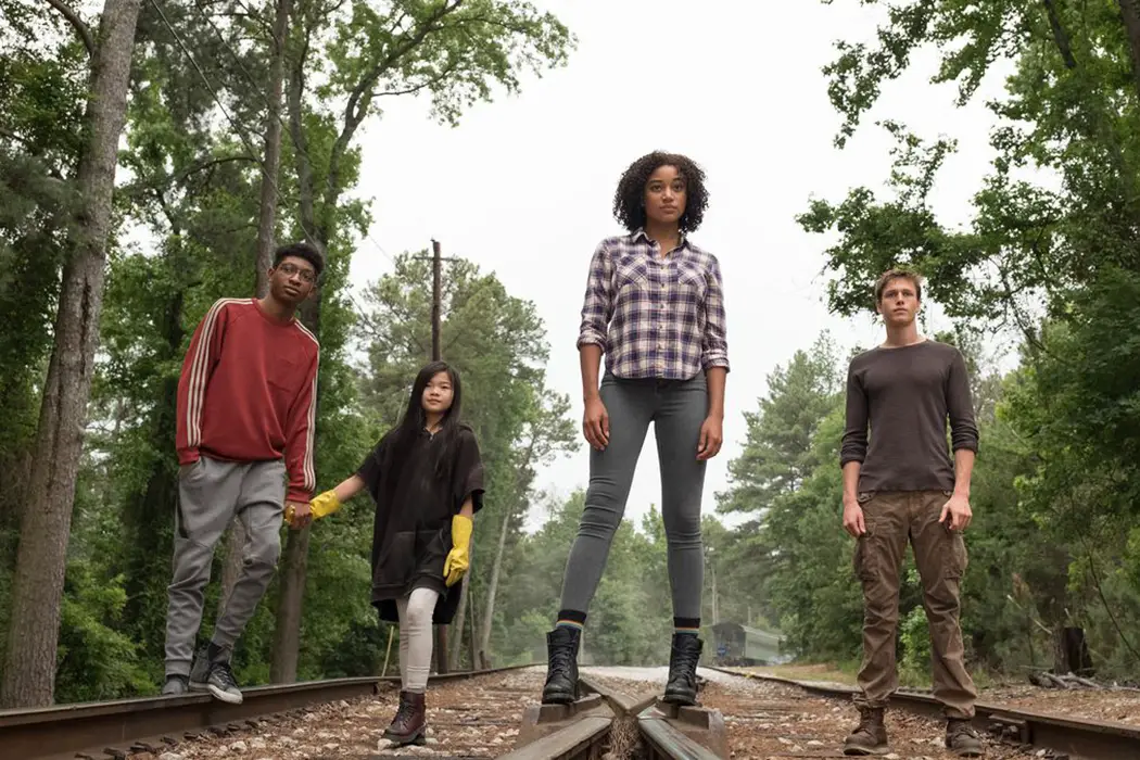 THE DARKEST MINDS: Uninspired, Half-Baked YA Adaptation