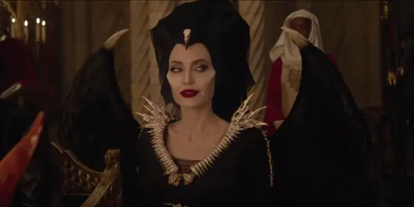 Sneak Peek of Disney's 'Maleficent: Mistress of Evil' Swooping