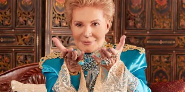 MUCHO, MUCHO AMOR: The Legend of Walter Mercado