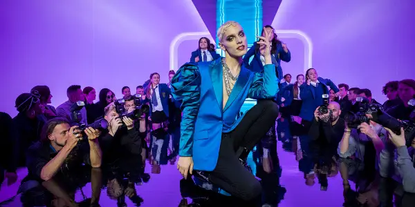 EVERYBODY'S TALKING ABOUT JAMIE: A Cheerful Teen-Drag Musical 