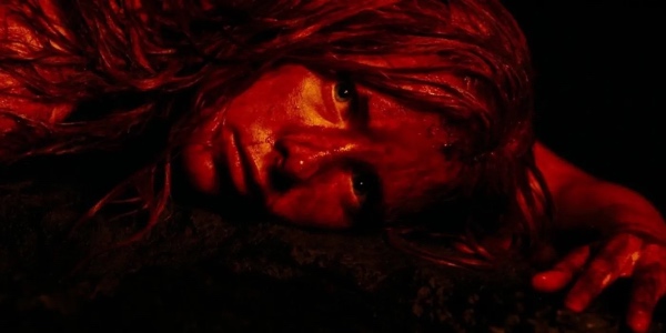 Horrific Inquiry: THE DESCENT (2005)