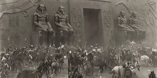 A Century In Cinema: THE TEN COMMANDMENTS (1923)