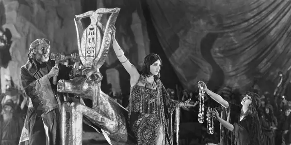 A Century In Cinema: THE TEN COMMANDMENTS (1923)