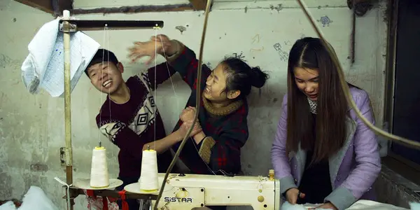 Toronto International Film Festival 2023: Wang Bing's YOUTH (SPRING) Offers An Intimate Look At Working Class Youth